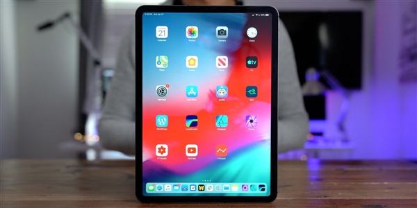 %title缩略图 苹果明年初要发布支持5G网络版iPad Pro:使用mini-LED背光LCD