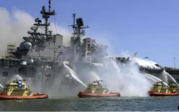 美国海军宣布报废准航母“好人理查德号”：曾燃烧近5日