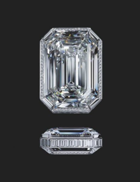 %title缩略图 五号香水100岁了!Chanel 特别制作了一条钻石项链,重55.55克拉