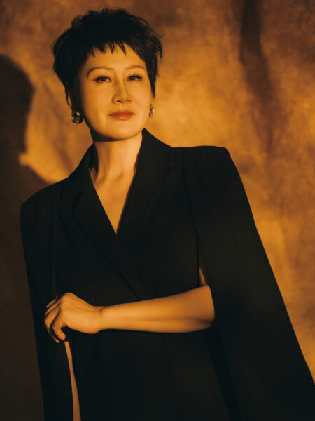 德艺双馨艺术家凯丽惊艳亮相微博视界大会 继《鳄鱼》后再次美出圈