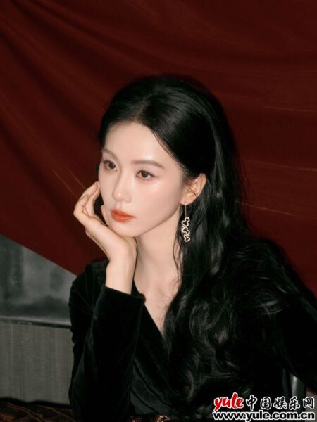 刘诗诗多造型风格切换太丝滑，时尚表现力高级又百变